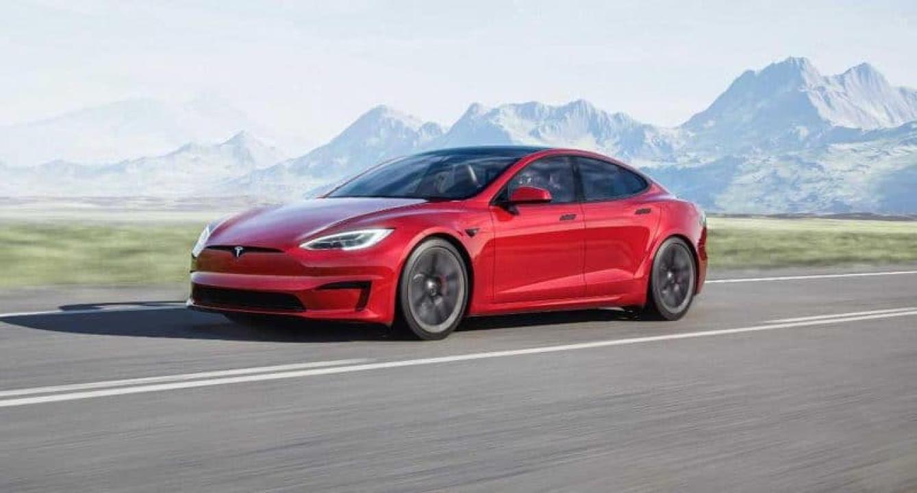 Tesla halts orders for cars in China